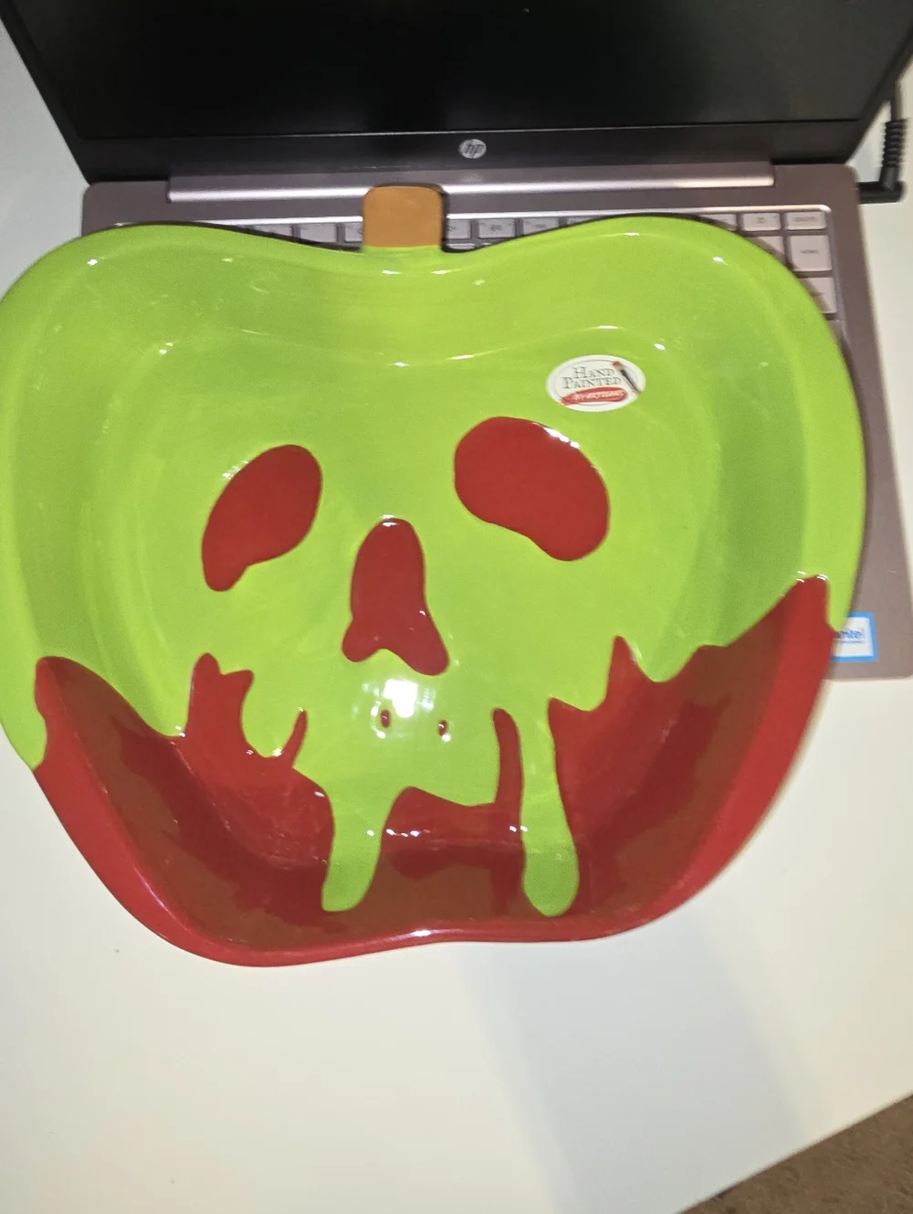 DISNEY VILLAINS POISON APPLE BAKING DISH